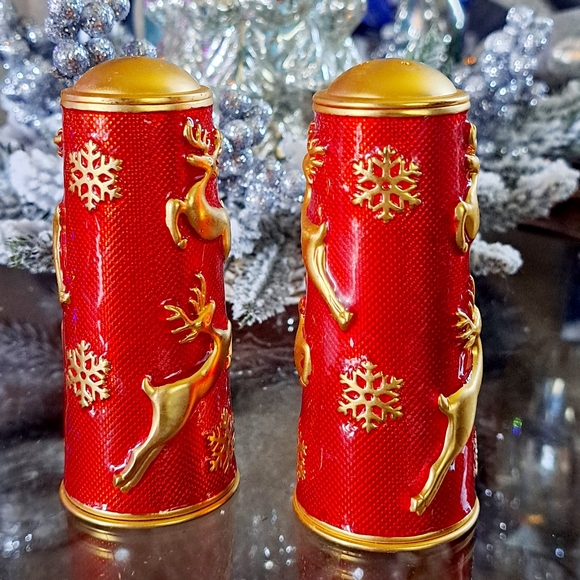 Bombay Company Salt and Pepper Shaker Set Reindeer Snowflake Holiday. NWOT - Picture 3 of 9